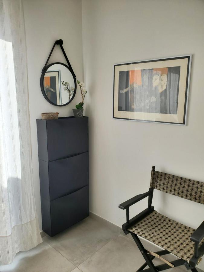 Charmant Studio Moderne Avec Exterieur "Dormir En Provence" Fontvieille Exterior photo