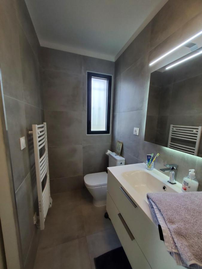 Charmant Studio Moderne Avec Exterieur "Dormir En Provence" Fontvieille Exterior photo
